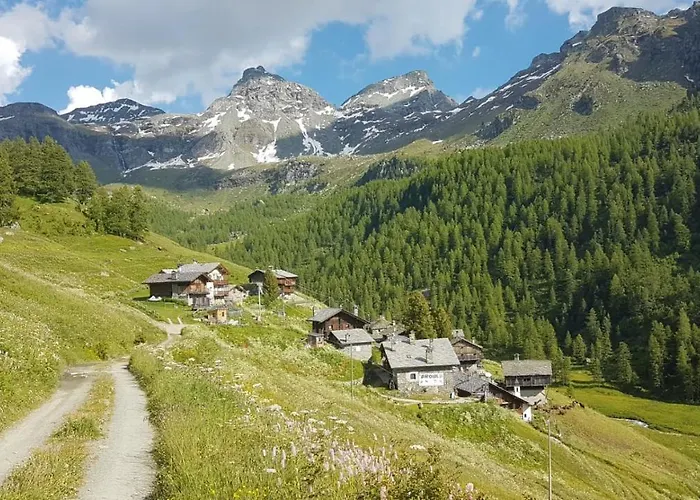 L' Aroula Rooms & Restaurant Champoluc